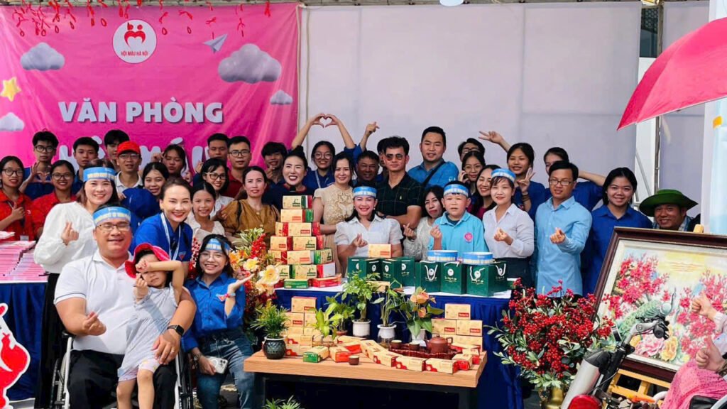 Hành Trình Lan Tỏa Yêu Thương: Tặng Quà Cho Người Khuyết Tật &amp; Trẻ Em Có Hoàn Cảnh Khó Khăn