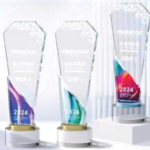 Cúp “Vầng Sáng Vinh Quang”