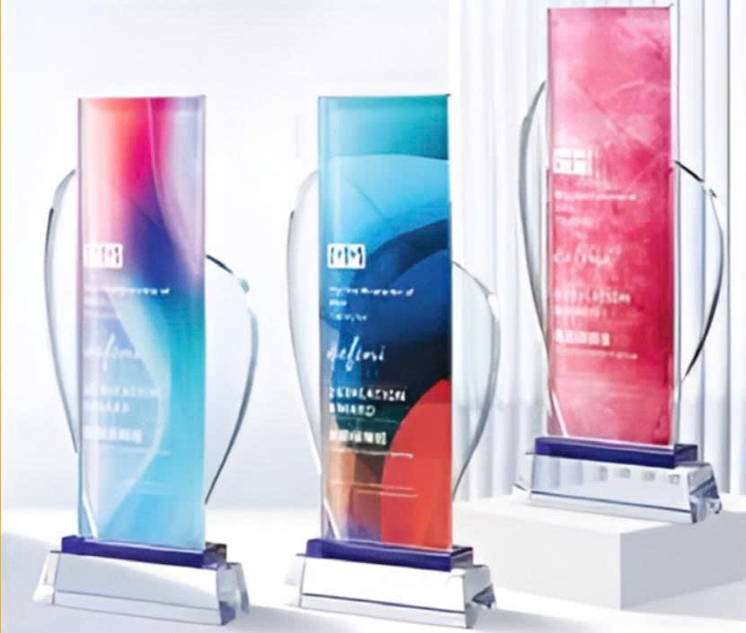 Cúp “Trái Tim Tỏa Sáng”