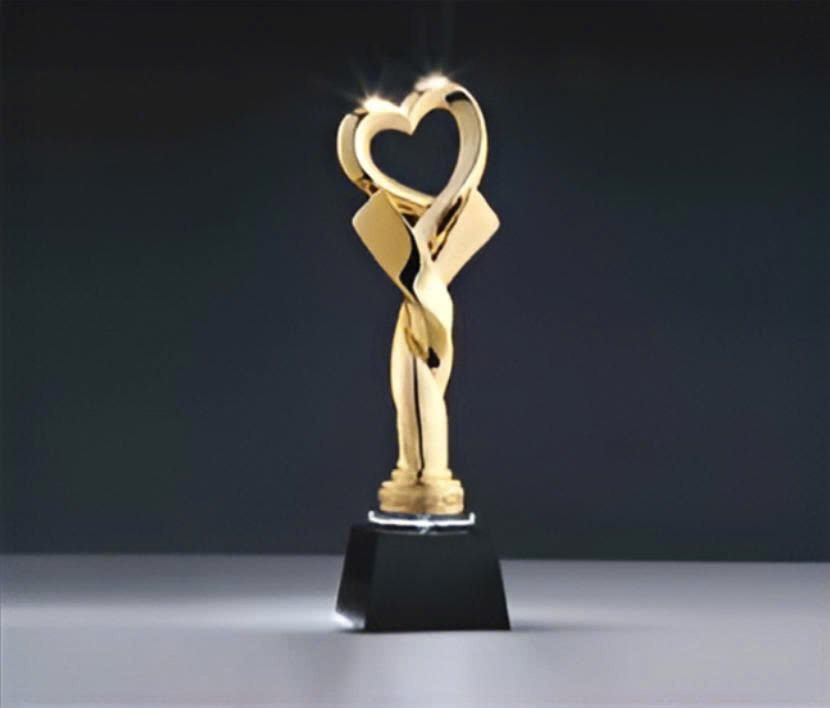 Cúp ” Trái Tim Vàng”